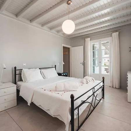 Traditional Cycladic In Elia Mykonos Apartment
