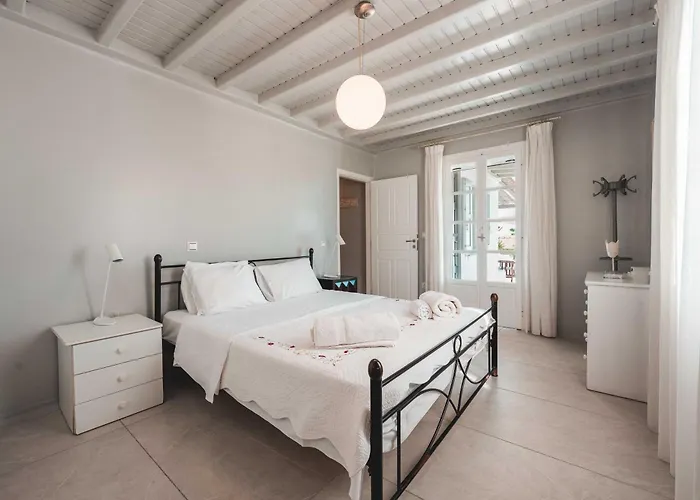 Traditional Cycladic In Elia Mykonos Apartment